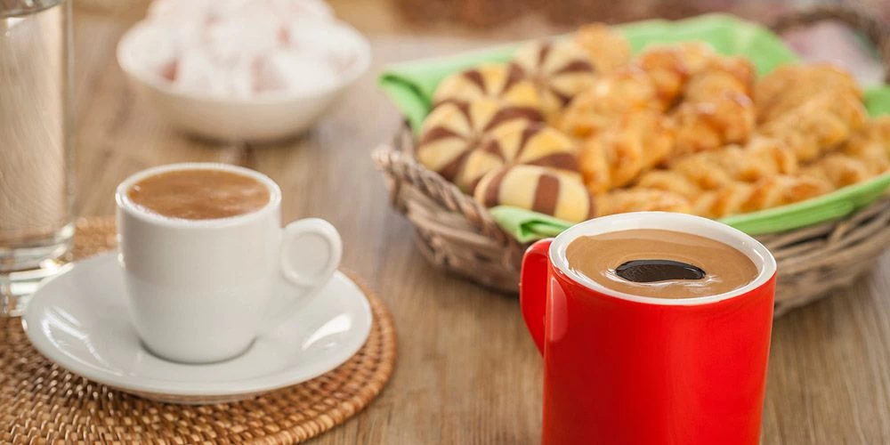 Kαφές: Τα οφέλη και οι παρενέργειες της καθημερινής κατανάλωσης